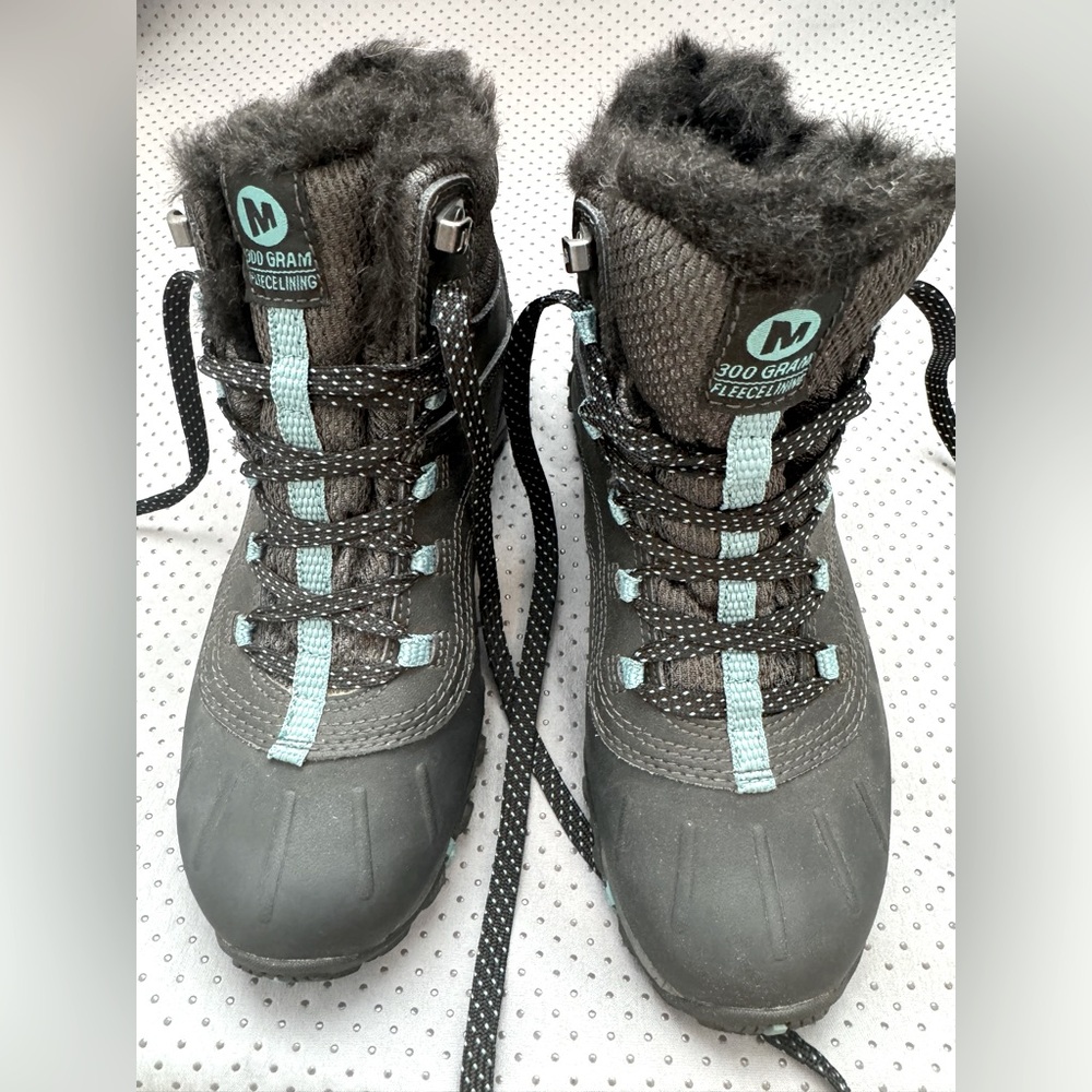 Merrell Women's 300 Gram Fleece Lined Boots Black J324906c